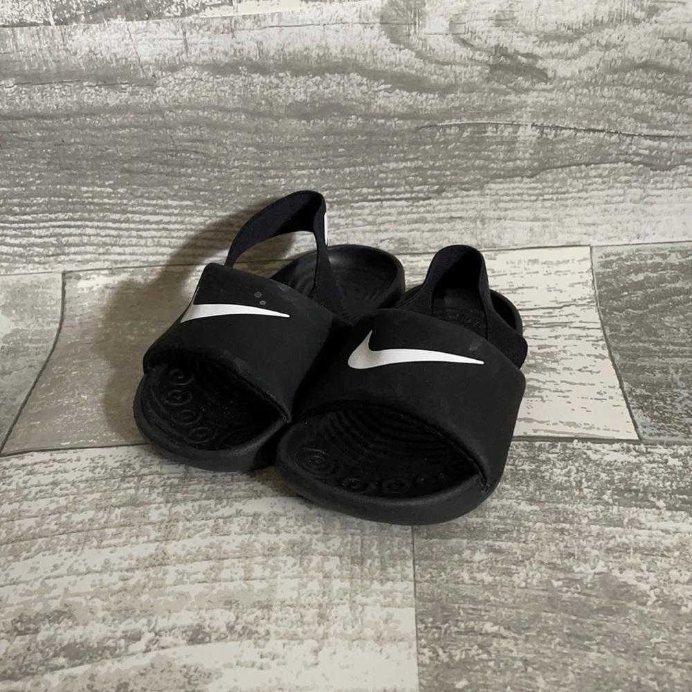 Nike Sandals - Size 5